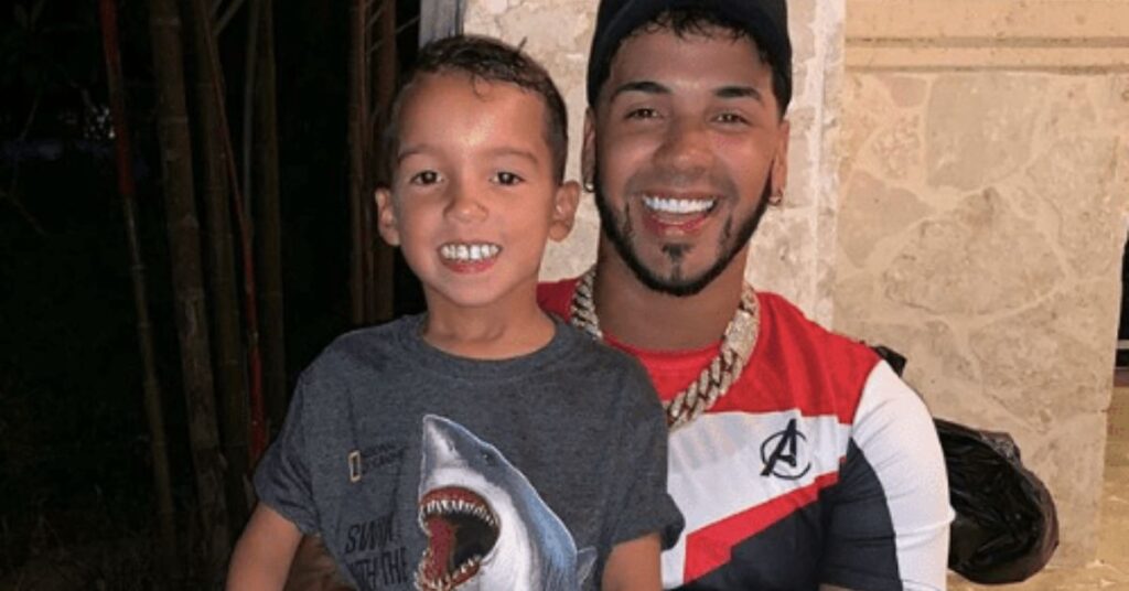 Anuel AA Early Life and his family photos